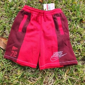 Nike Sportwear Shorts Big Boys Short Red Sz Large NWT boys 12-13 years o…